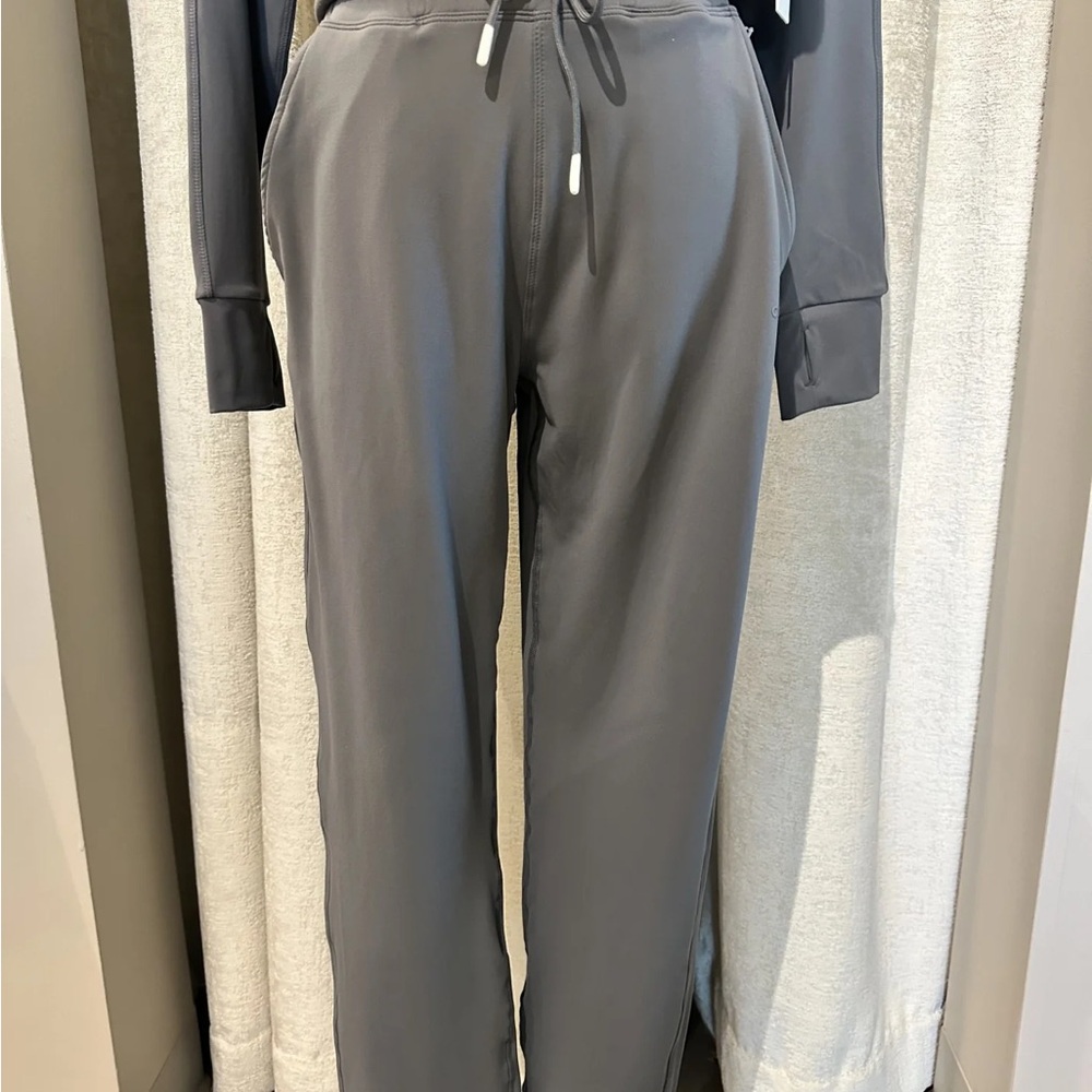 Cream Yoga Women's Gray Pants